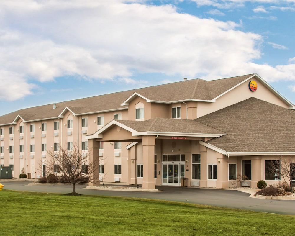 Comfort Inn&Suites Dimondale Extérieur photo