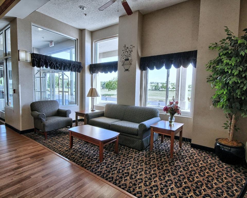 Comfort Inn&Suites Dimondale Extérieur photo