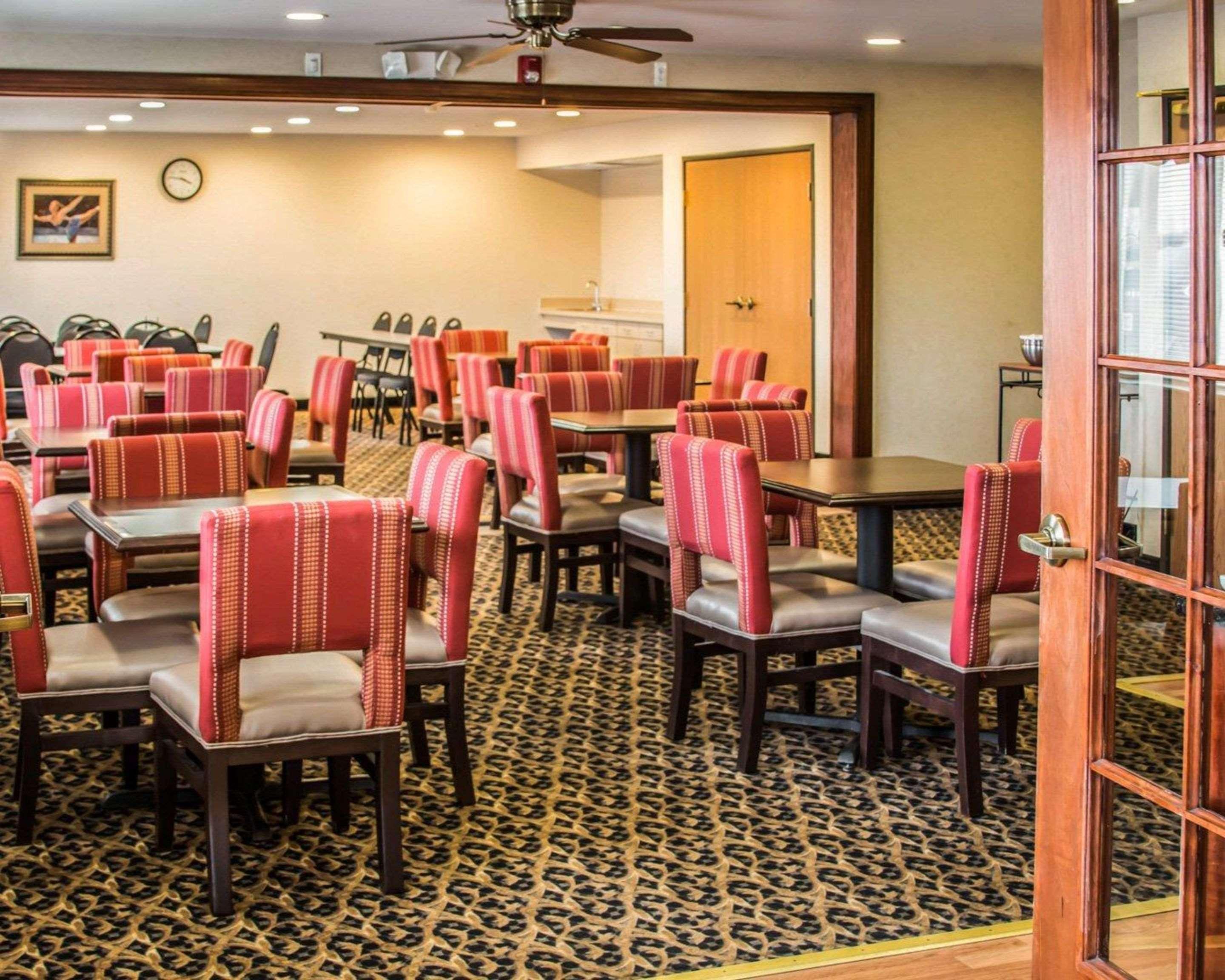 Comfort Inn&Suites Dimondale Extérieur photo