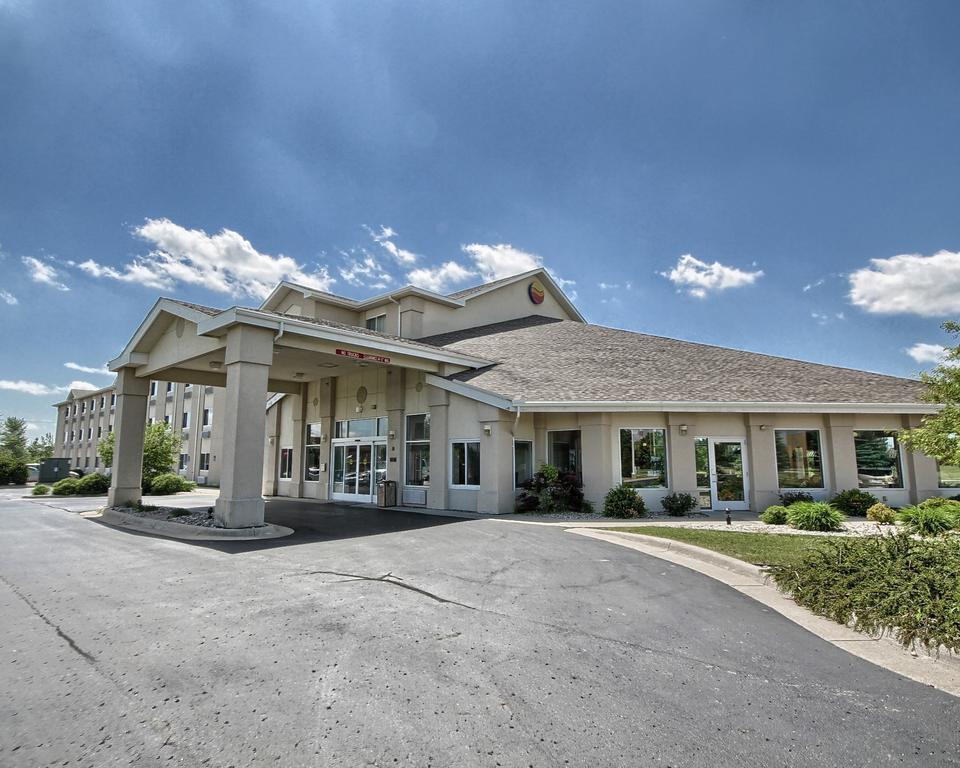 Comfort Inn&Suites Dimondale Extérieur photo