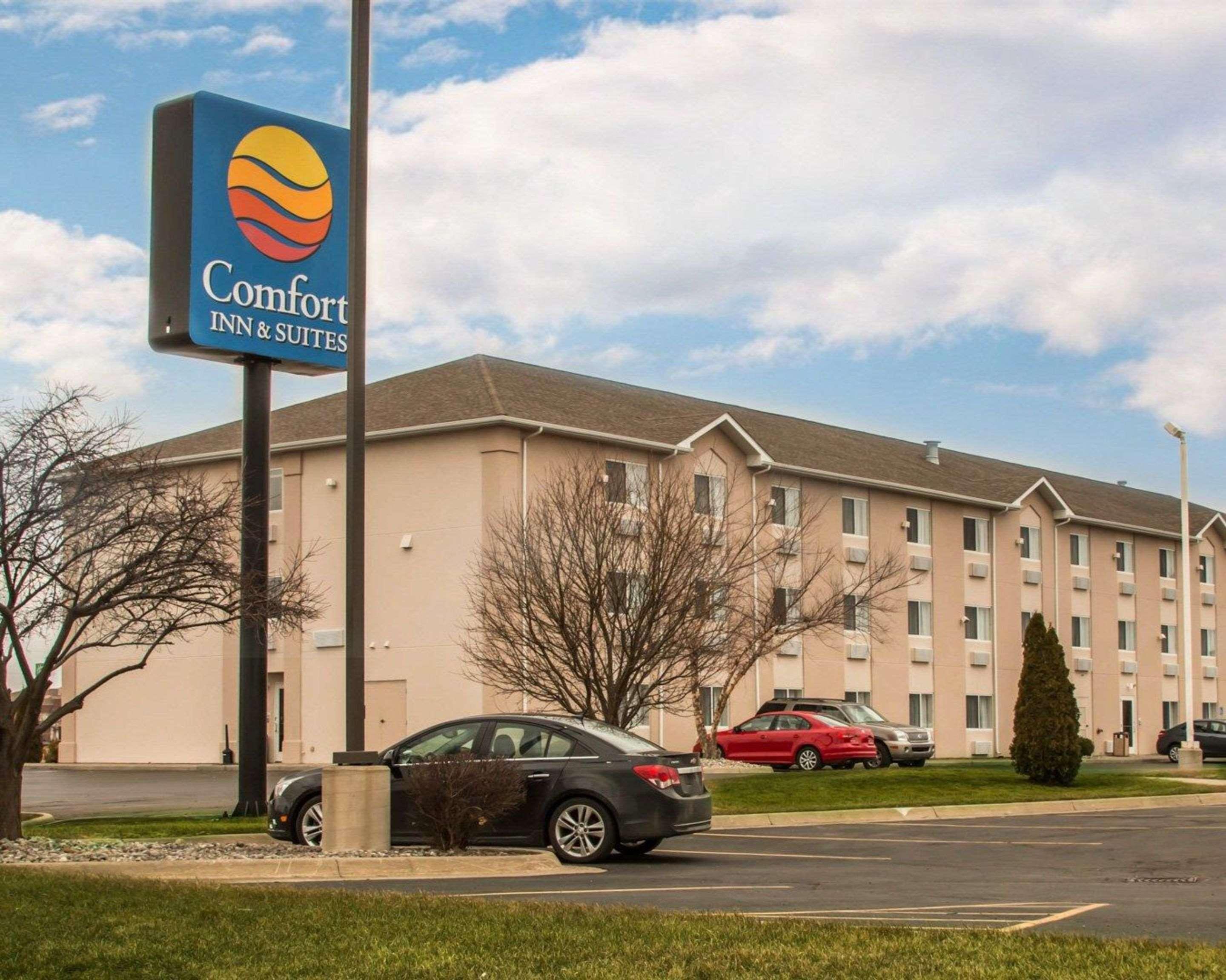Comfort Inn&Suites Dimondale Extérieur photo