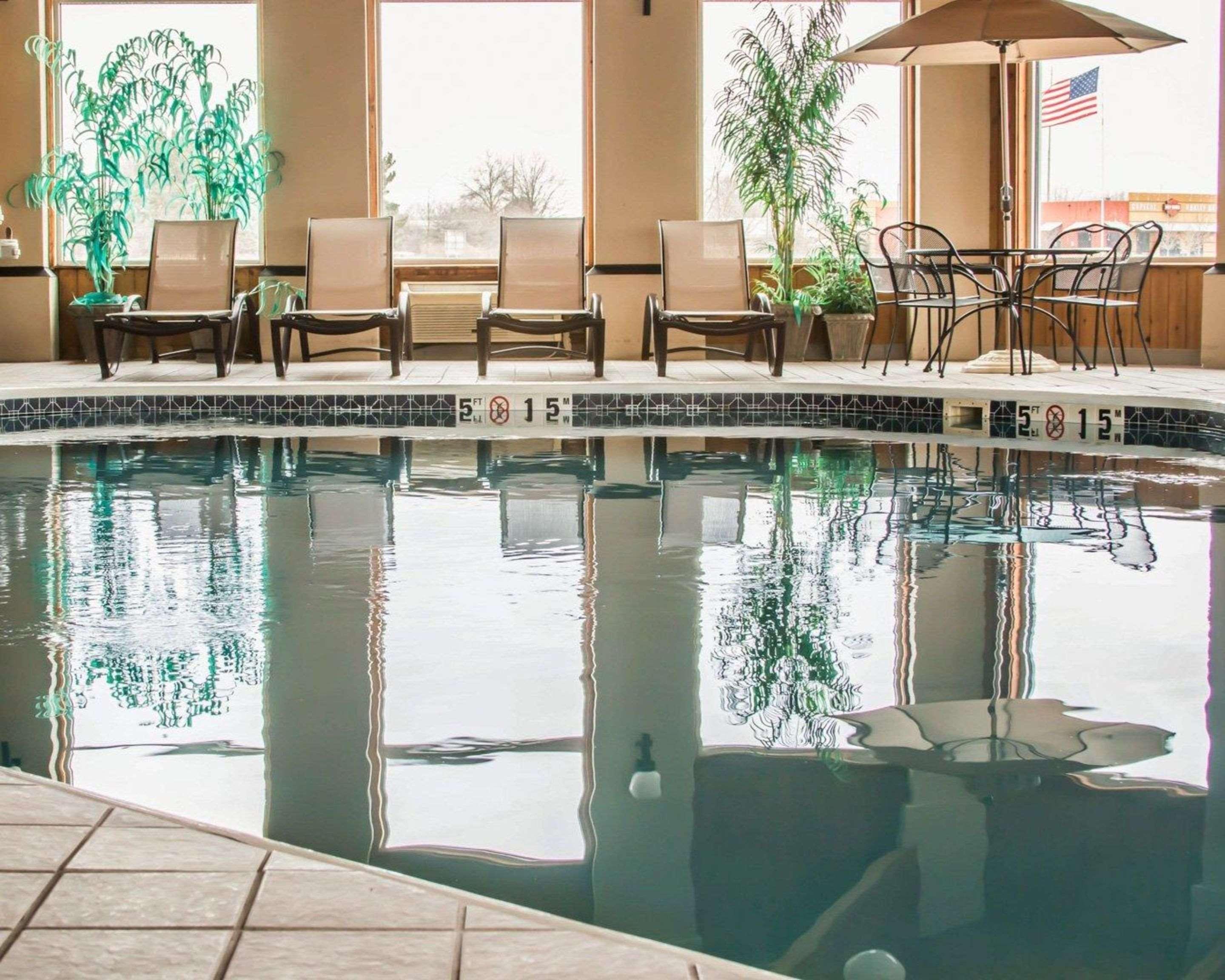 Comfort Inn&Suites Dimondale Extérieur photo